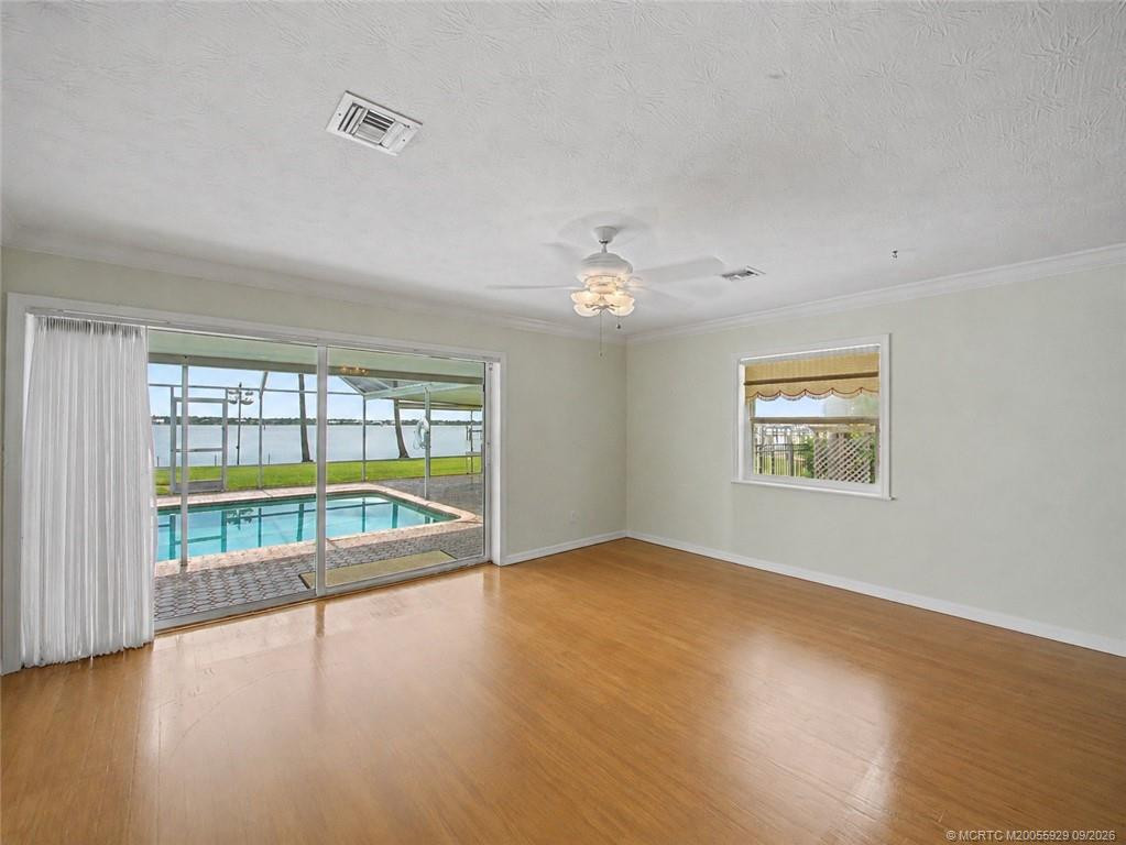 1910 Nw Cove Circle Property Photo 30