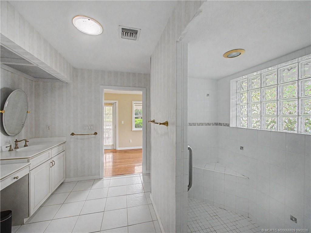 1910 Nw Cove Circle Property Photo 40