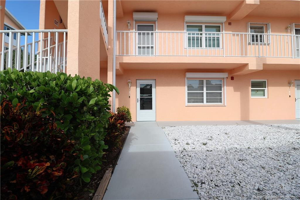 2950 Se Ocean Boulevard 112-101 Property Photo 2