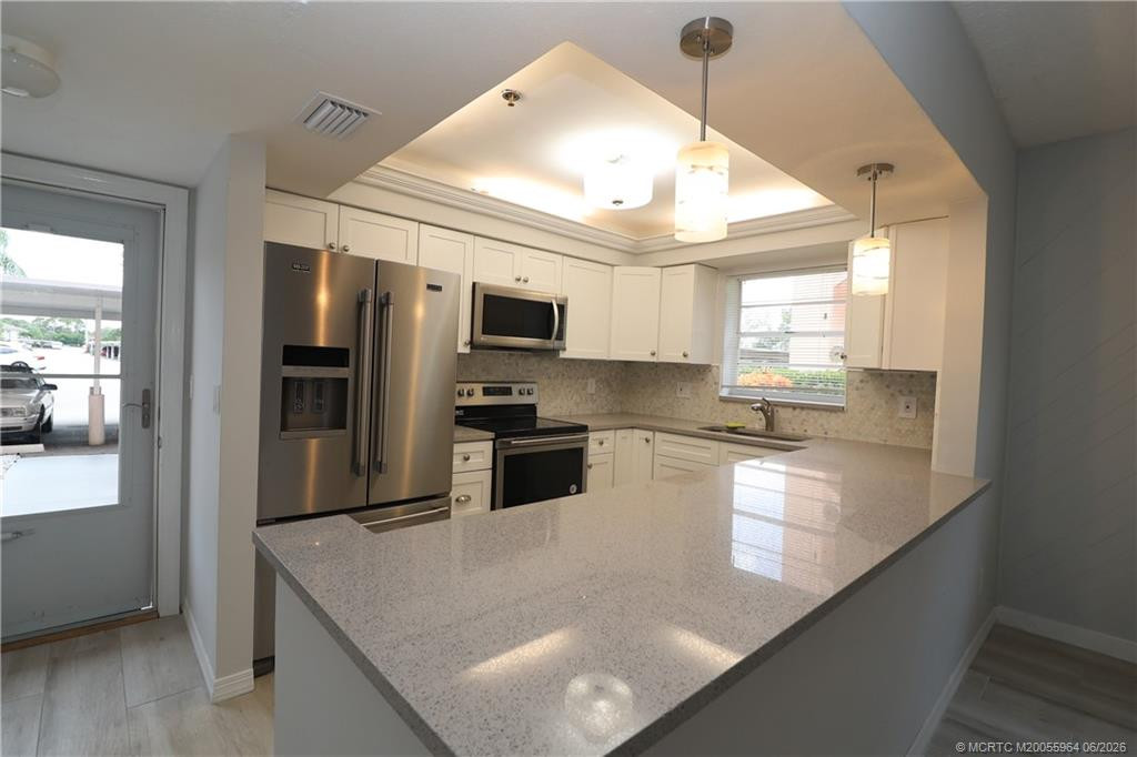 2950 Se Ocean Boulevard 112-101 Property Photo 8