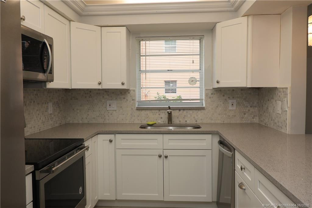 2950 Se Ocean Boulevard 112-101 Property Photo 10
