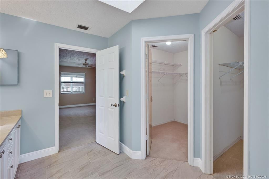 507 Ne Silver Oak Terrace Property Photo 21