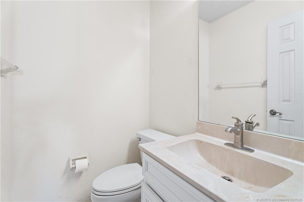 507 Ne Silver Oak Terrace Property Photo 35