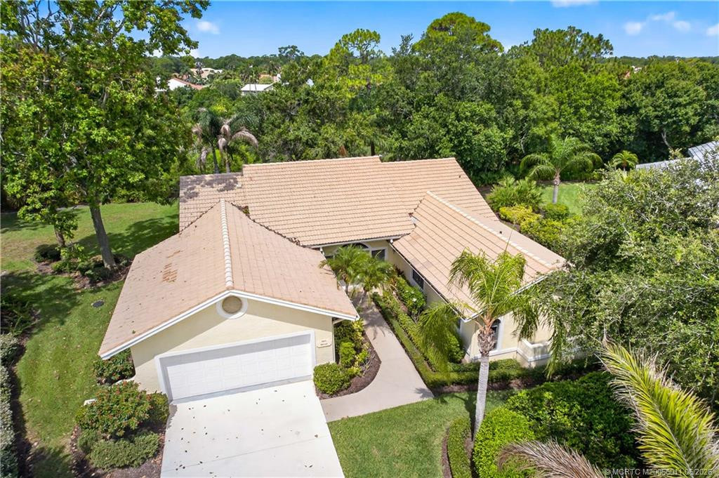 2025 Nw Laurel Oak Lane Property Photo 2
