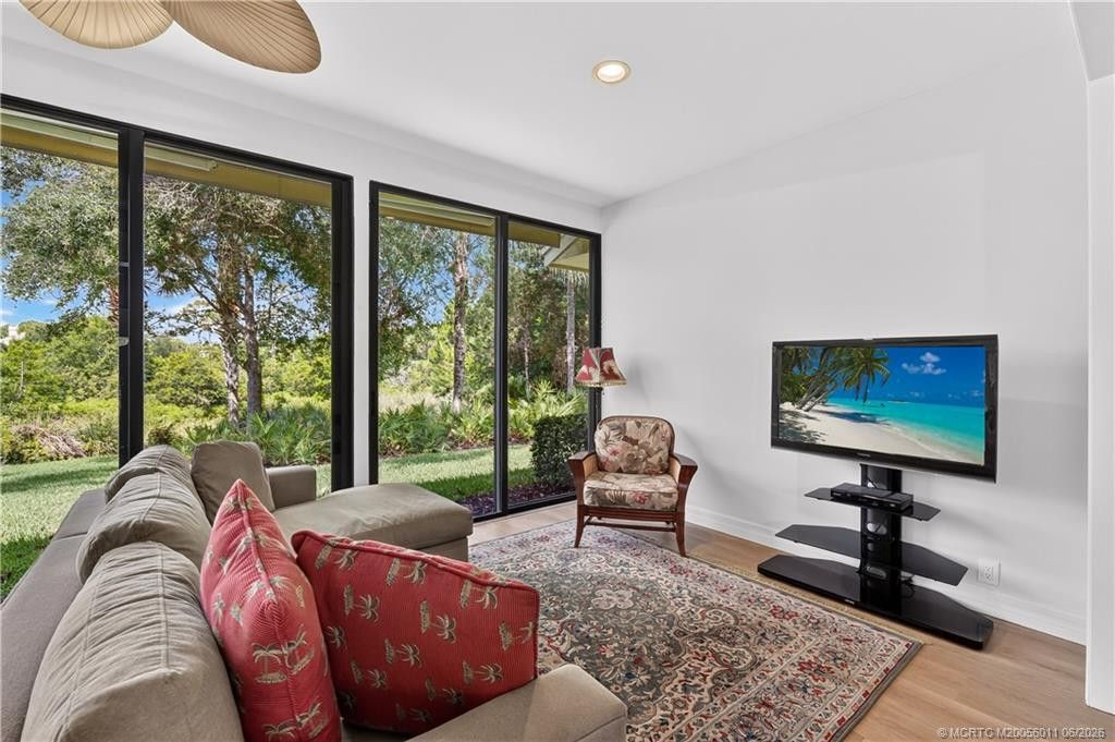 2025 Nw Laurel Oak Lane Property Photo 8