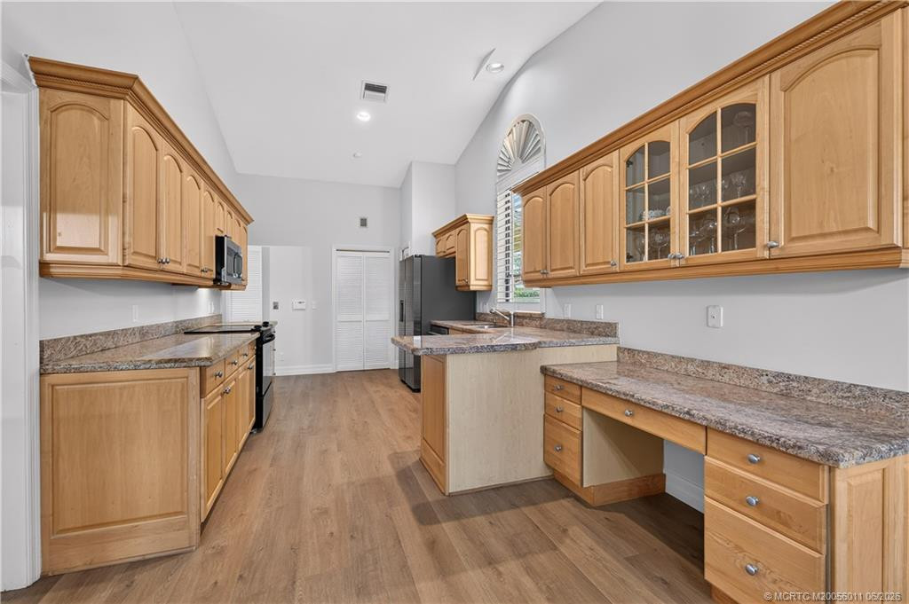 2025 Nw Laurel Oak Lane Property Photo 11