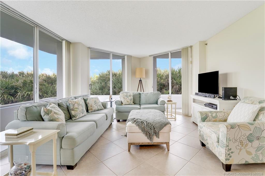 9600 S Ocean Drive 101 Property Photo 2