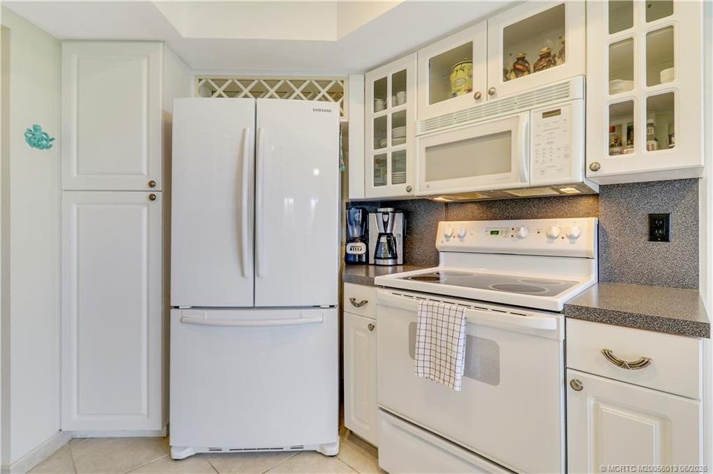 9600 S Ocean Drive 101 Property Photo 5