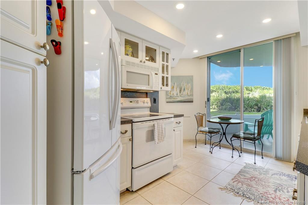 9600 S Ocean Drive 101 Property Photo 6