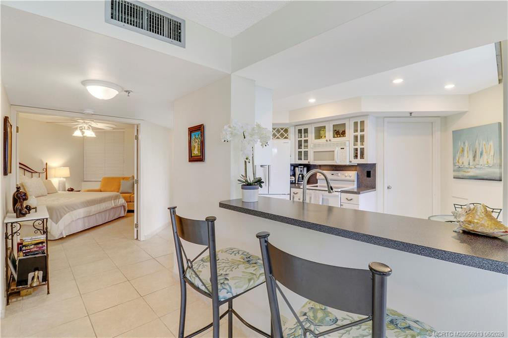 9600 S Ocean Drive 101 Property Photo 8