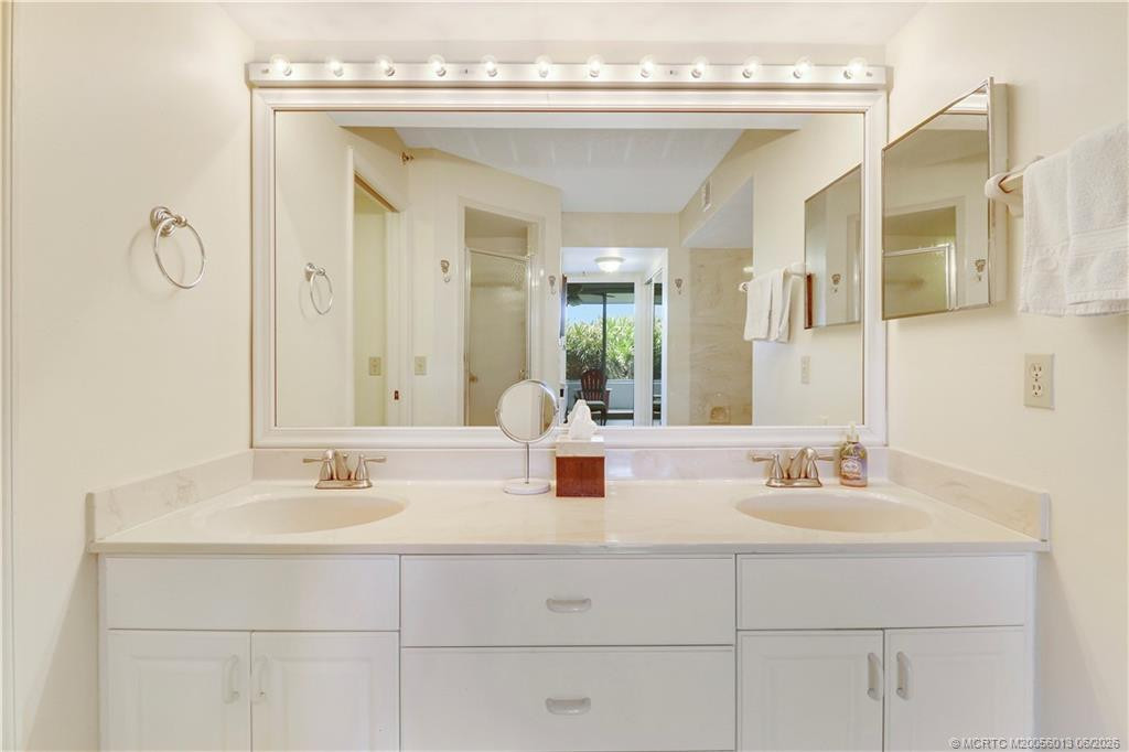 9600 S Ocean Drive 101 Property Photo 17