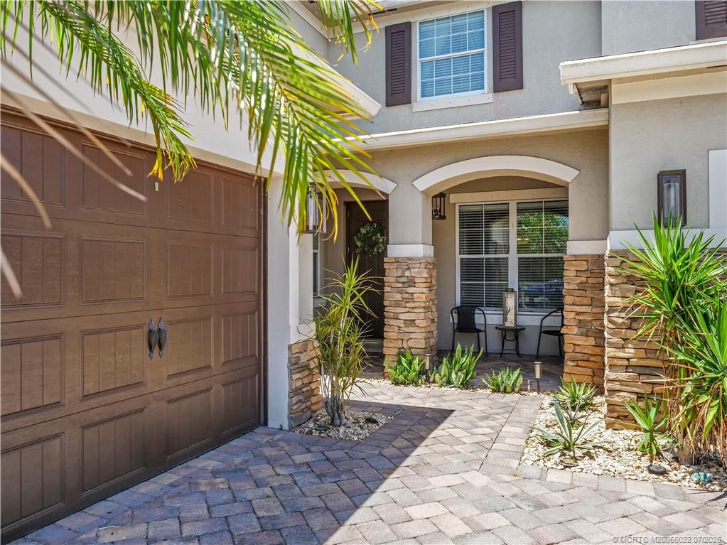 697 Sw Sun Circle Property Photo 2