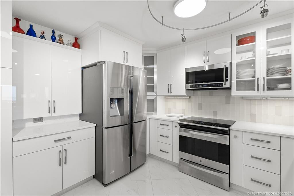 9960 S Ocean Drive 302 Property Photo 6