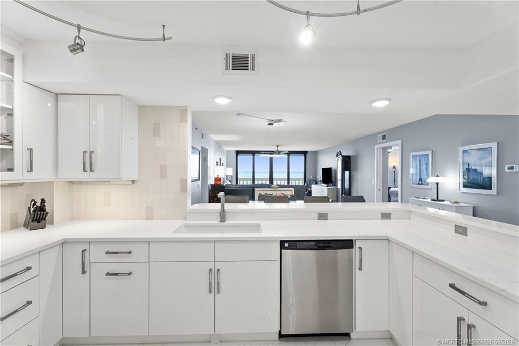 9960 S Ocean Drive 302 Property Photo 7