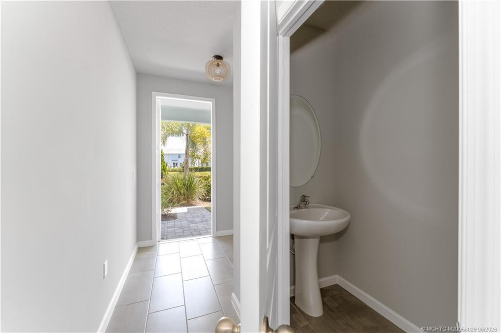 325 Se Halifax Lane Property Photo 6
