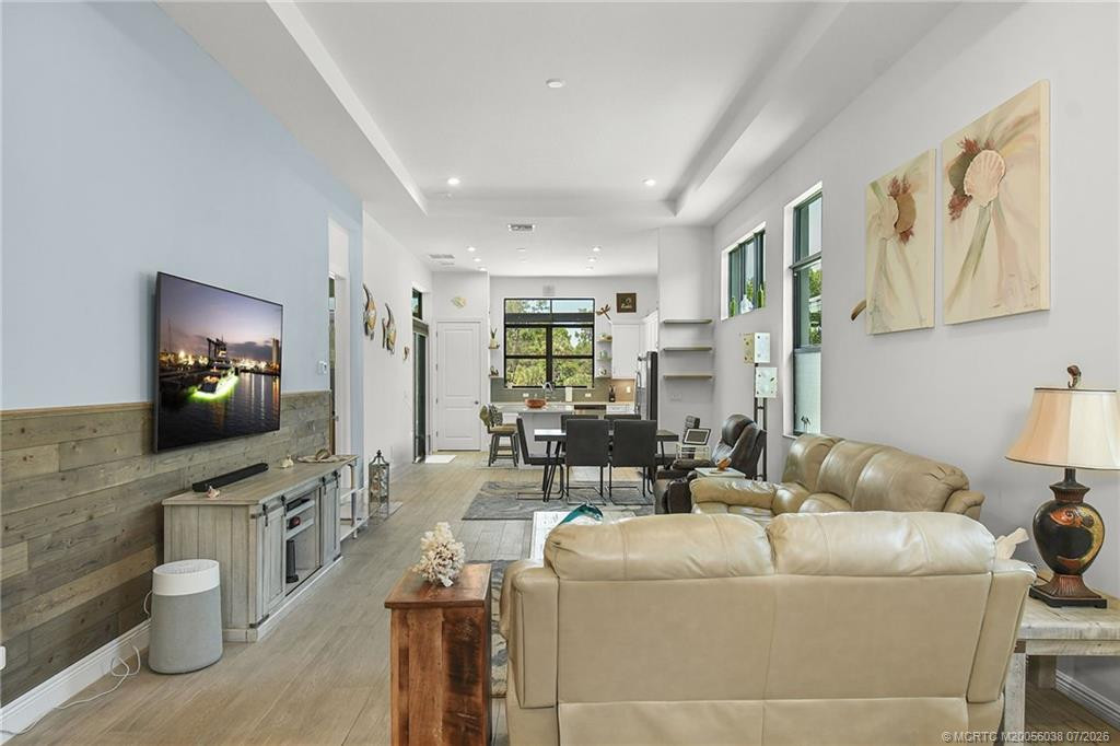 208 Se Via Tirso Property Photo 6