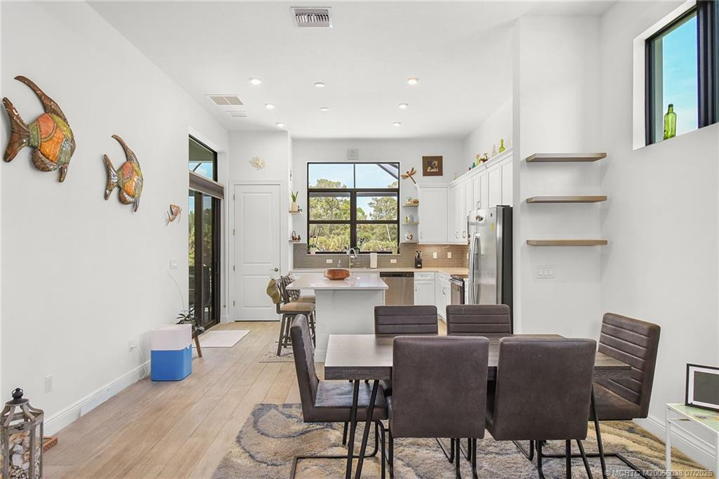 208 Se Via Tirso Property Photo 10