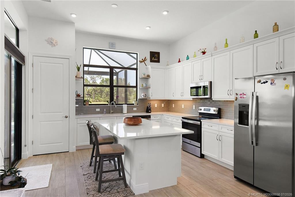 208 Se Via Tirso Property Photo 11