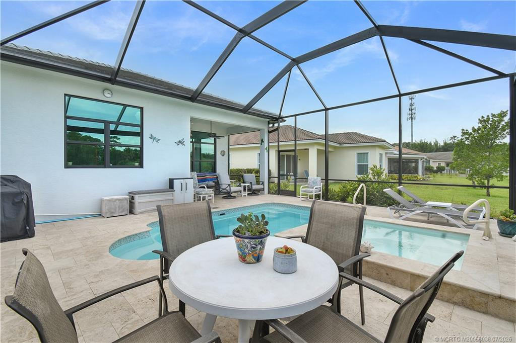 208 Se Via Tirso Property Photo 28