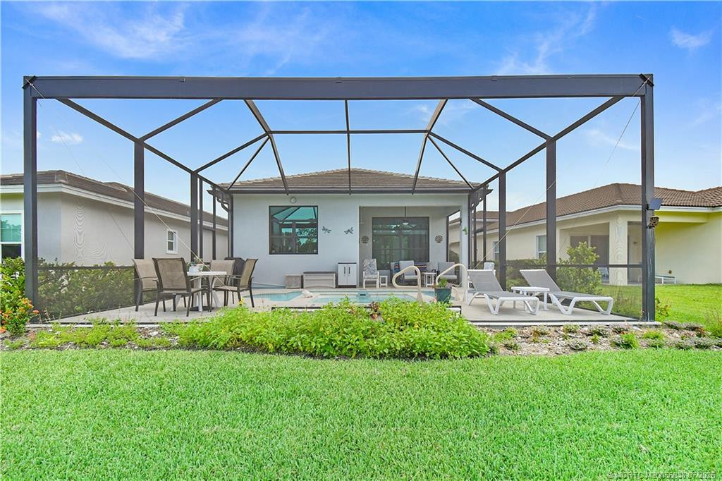 208 Se Via Tirso Property Photo 32