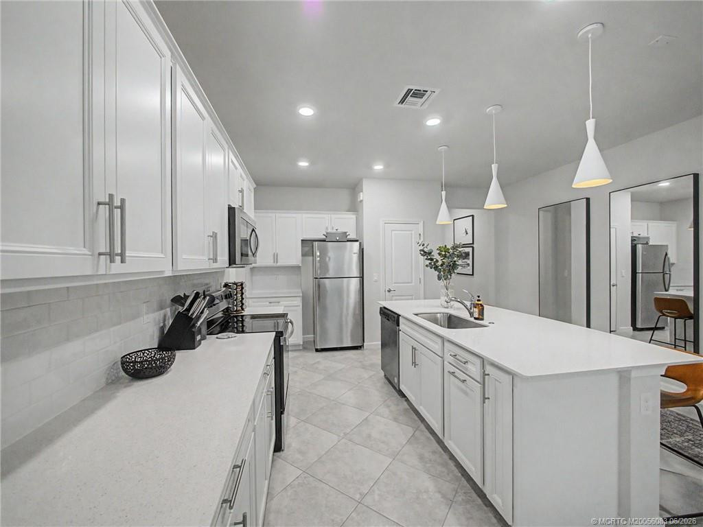 1855 Se Tarni Way Property Photo 5