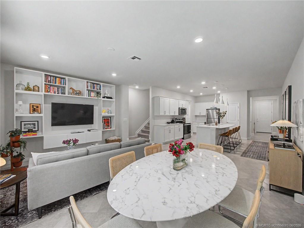 1855 Se Tarni Way Property Photo 8