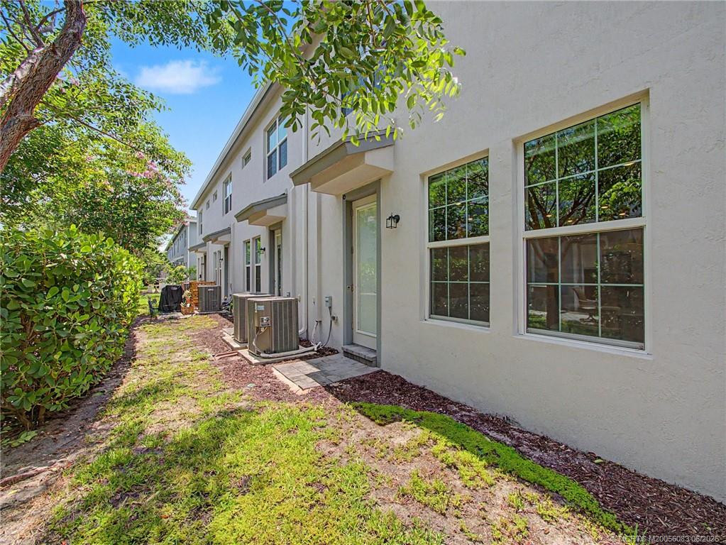 1855 Se Tarni Way Property Photo 24