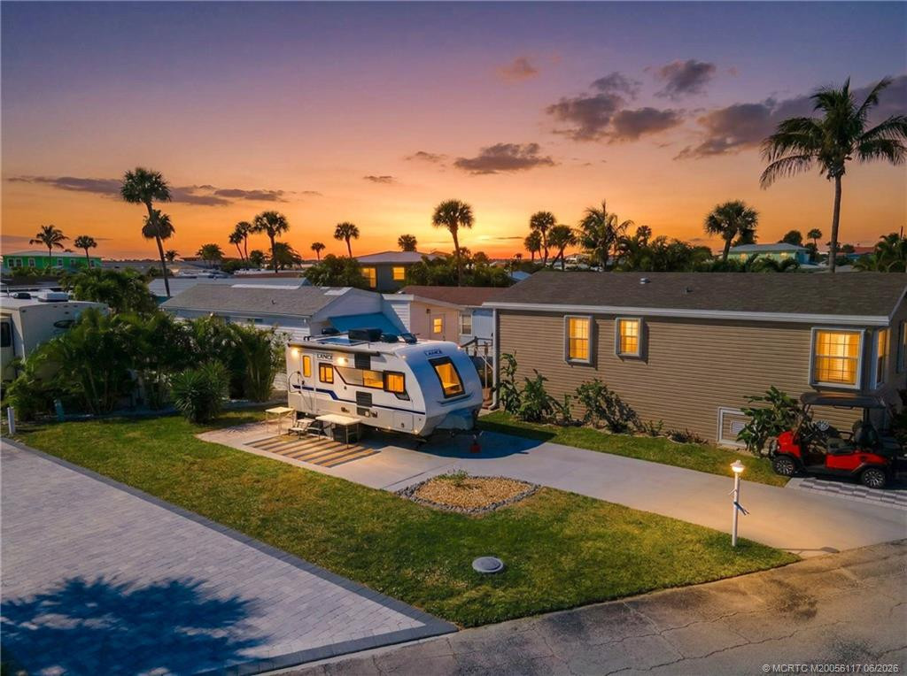 10725 S Ocean Drive Property Photo 1