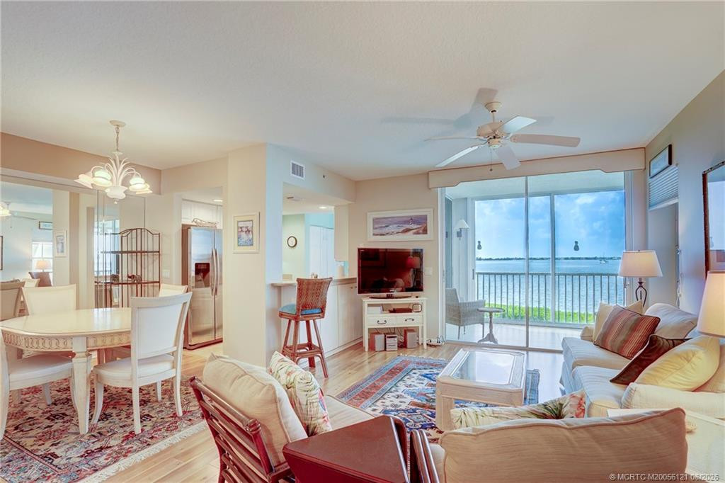 5750 Ne Island Cove Way 3203 Property Photo 12