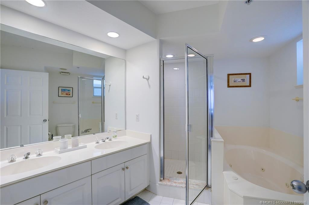 5750 Ne Island Cove Way 3203 Property Photo 45