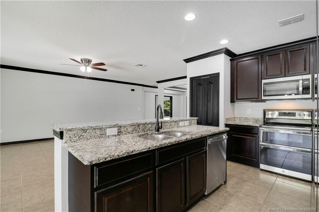 1026 Sw Janar Avenue Property Photo 6