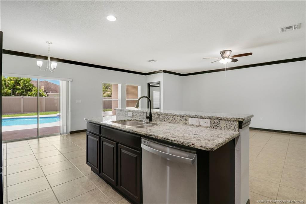 1026 Sw Janar Avenue Property Photo 7