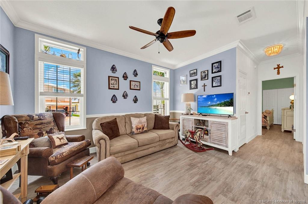 997 Nettles Boulevard Property Photo 18