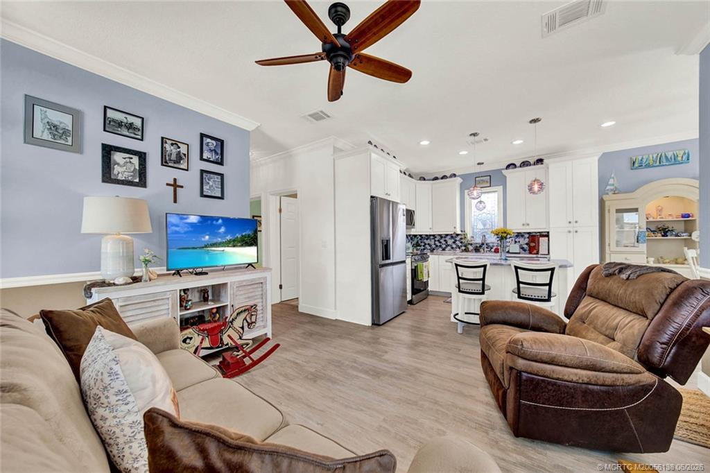 997 Nettles Boulevard Property Photo 19