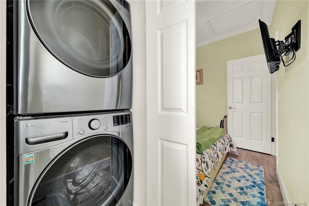 997 Nettles Boulevard Property Photo 32