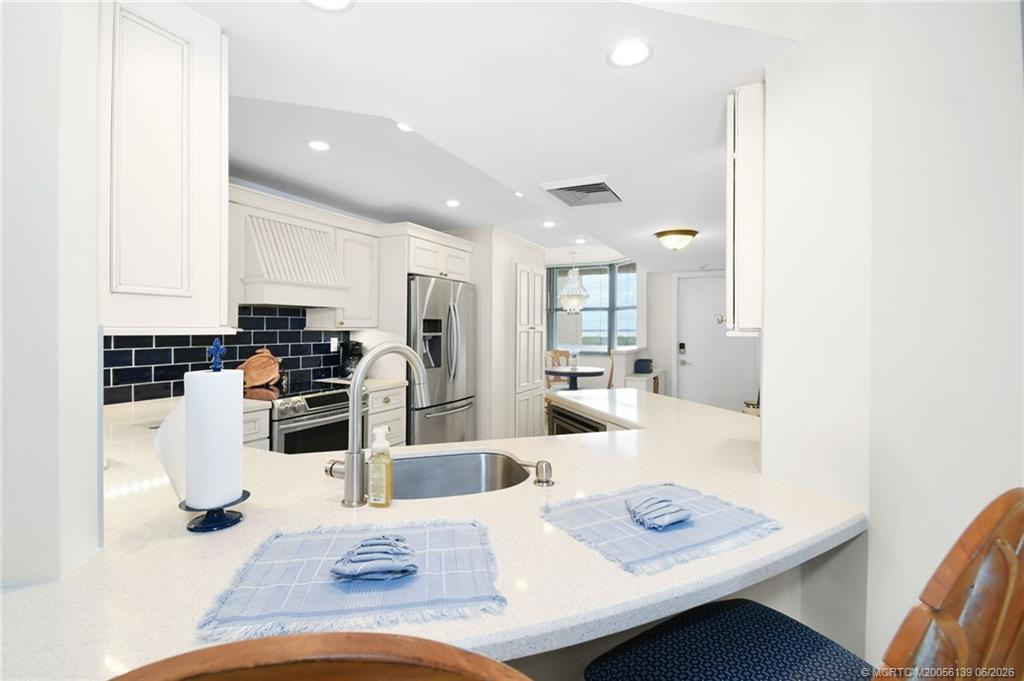 9550 S Ocean Drive 1309 Property Photo 17