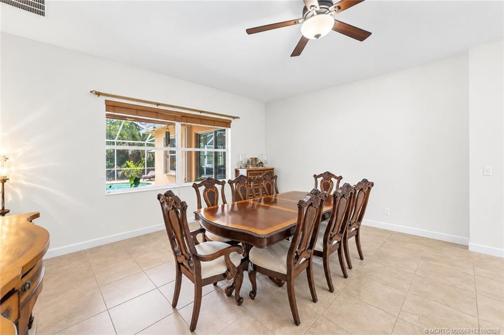 5437 Sw Honeysuckle Court Property Photo 11