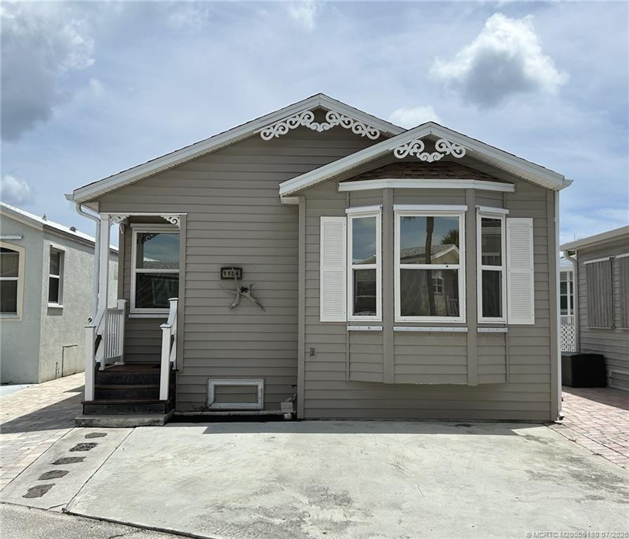 1154 Nettles Boulevard Property Photo 1