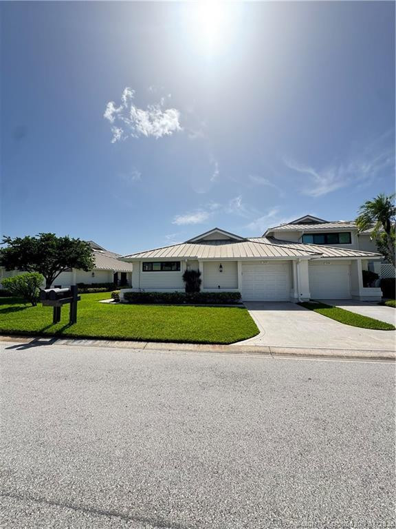5639 Se Foxcross Place Property Photo 3