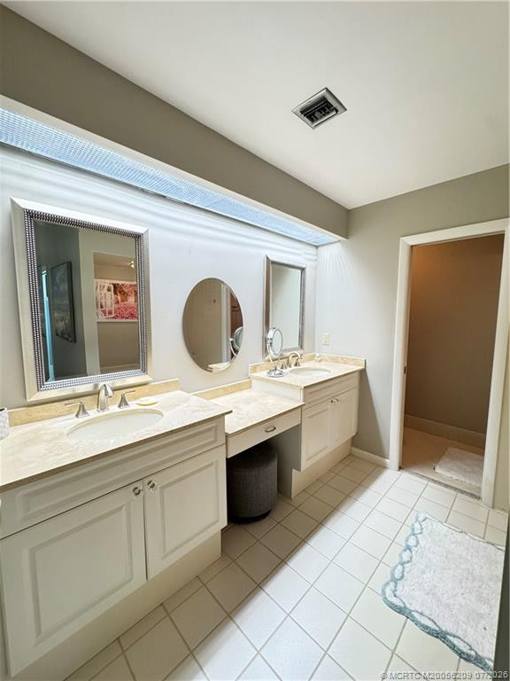 5639 Se Foxcross Place Property Photo 13