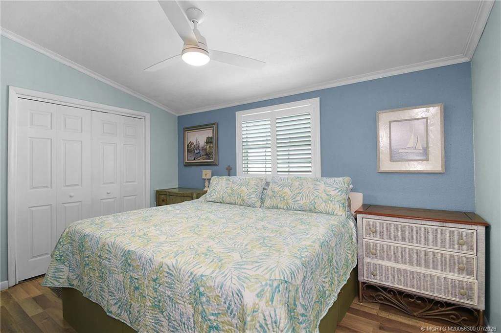 867 Nettles Boulevard Property Photo 9