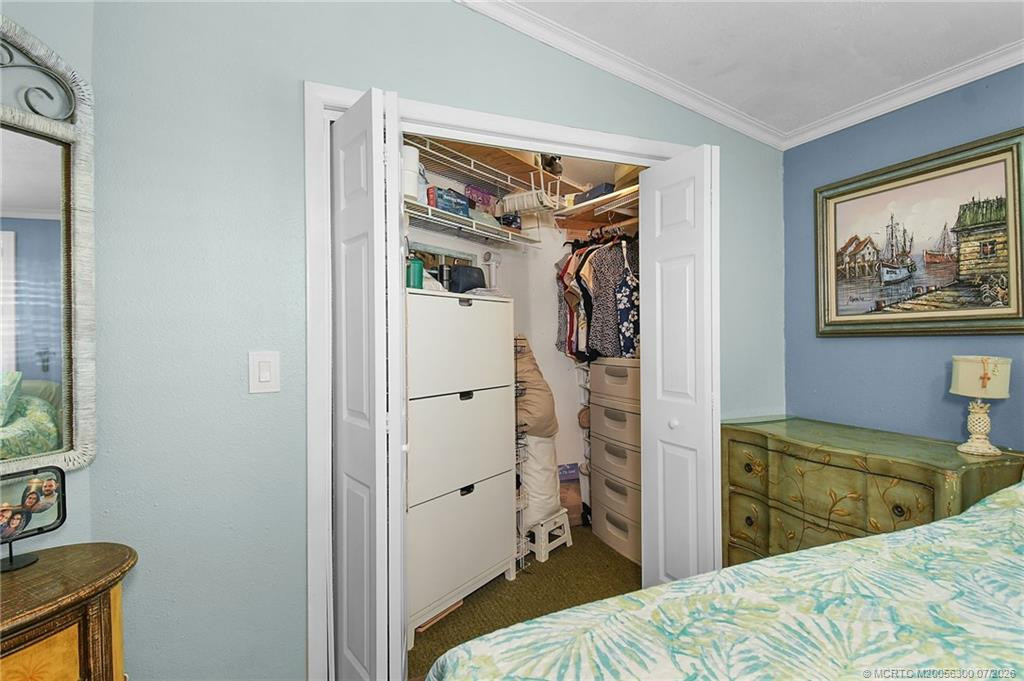 867 Nettles Boulevard Property Photo 11
