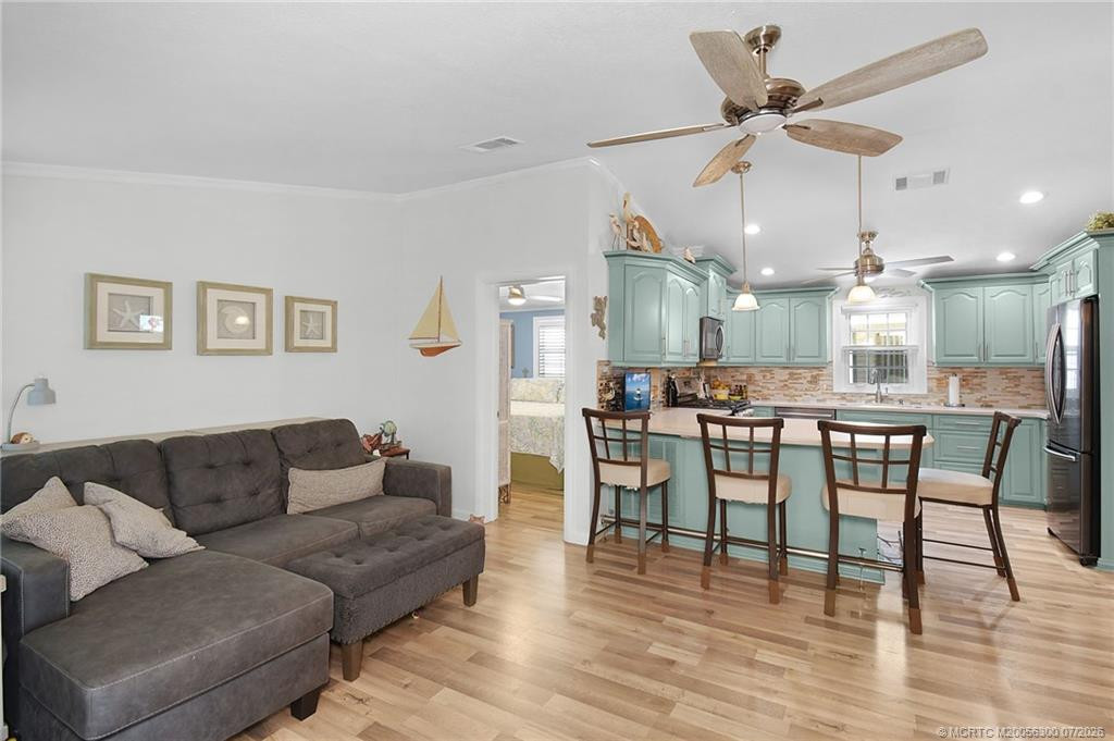 867 Nettles Boulevard Property Photo 17