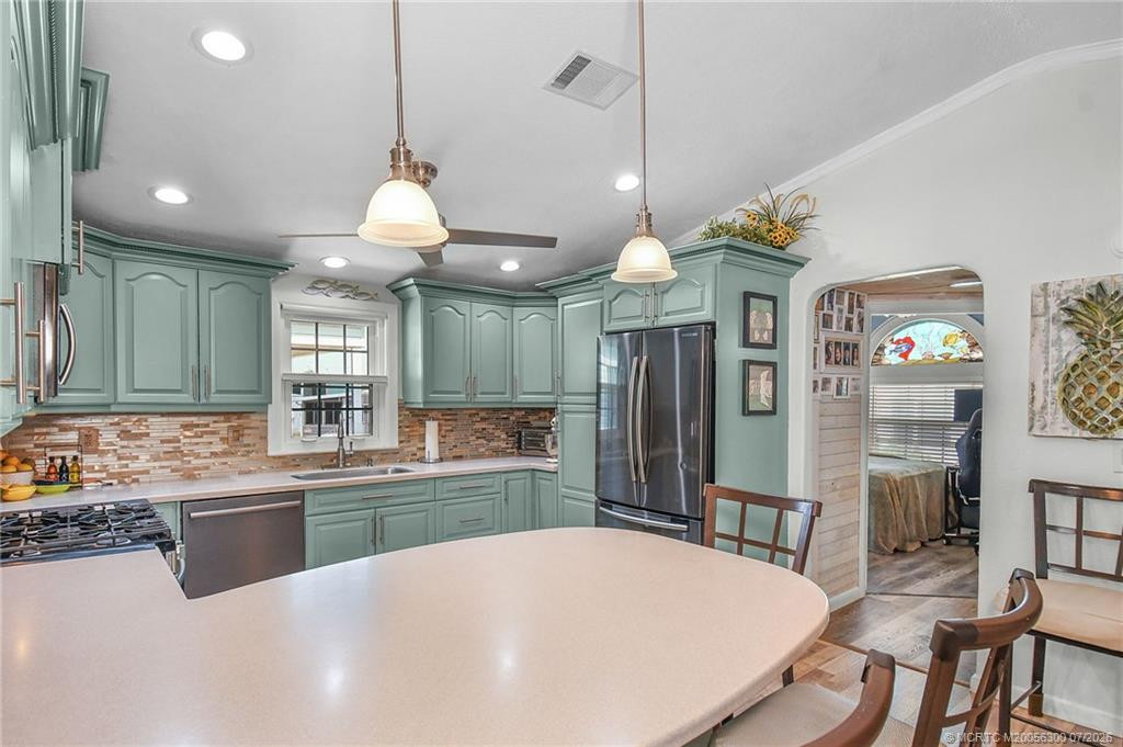 867 Nettles Boulevard Property Photo 19