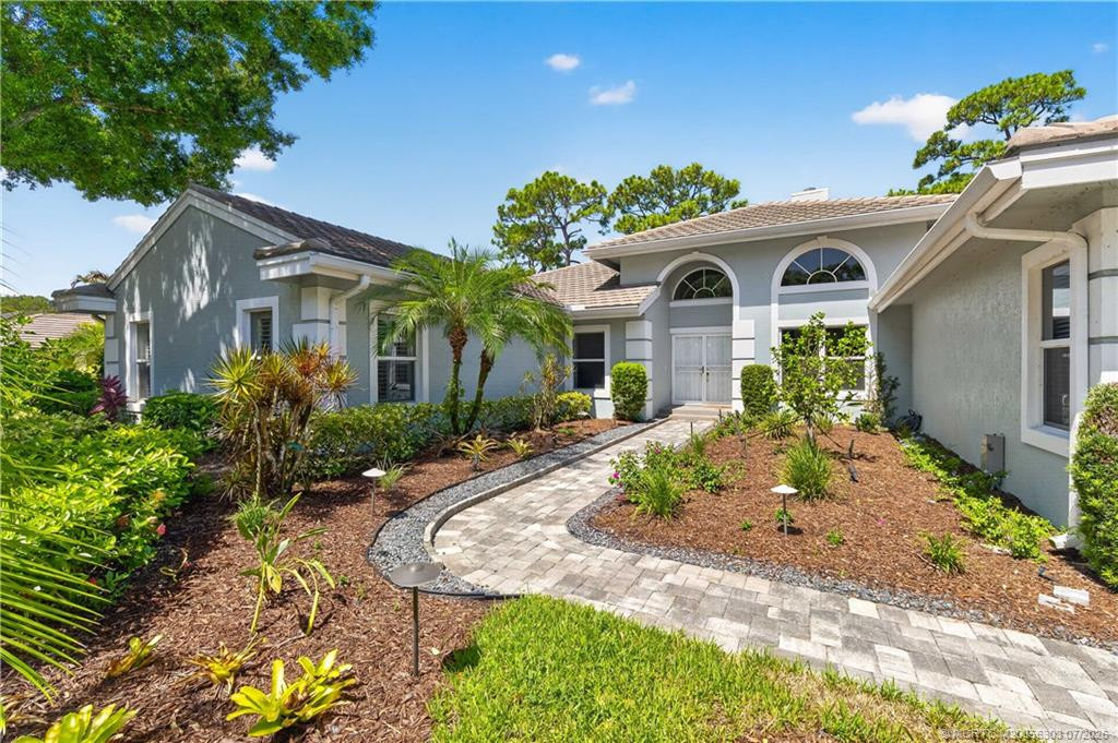 601 Nw Winters Creek Road Property Photo 3