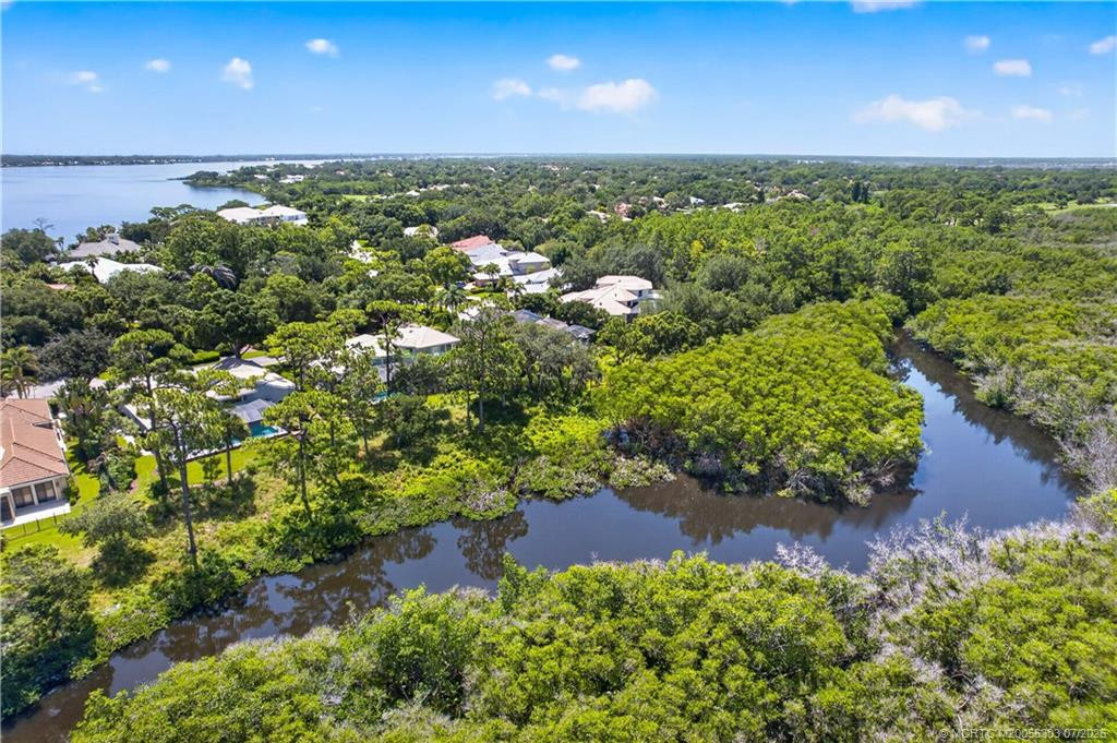 601 Nw Winters Creek Road Property Photo 43