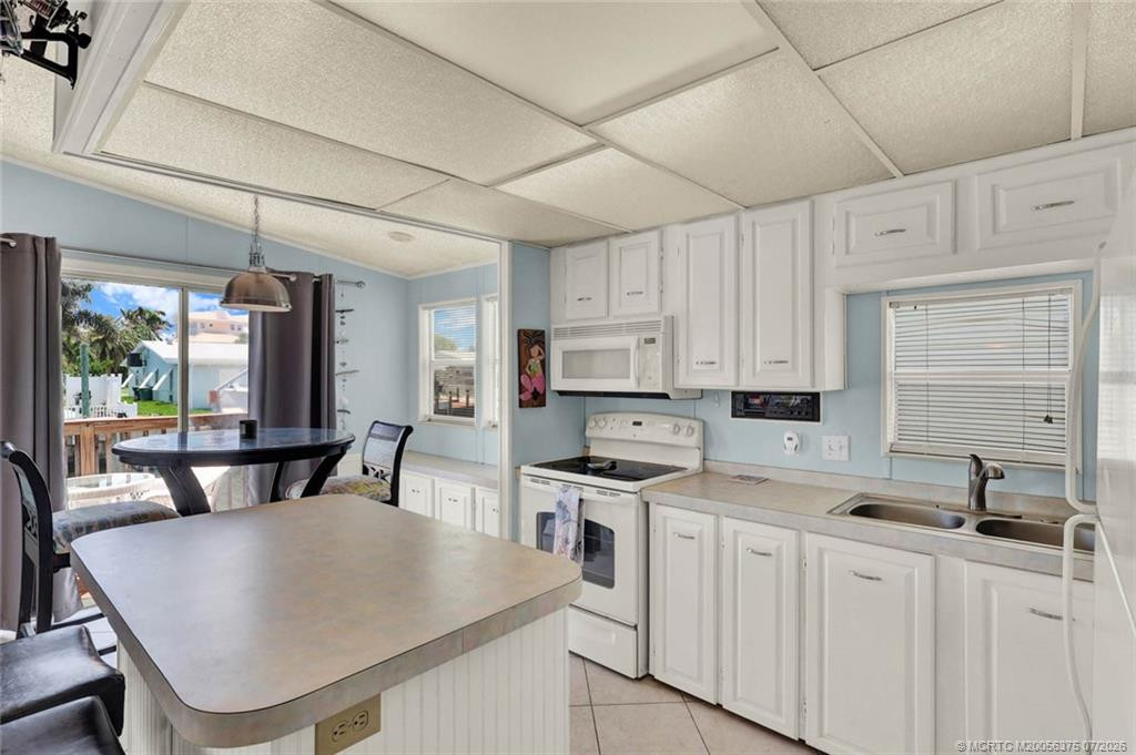 10851 S Ocean Drive 101 Property Photo 12