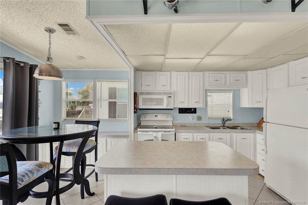 10851 S Ocean Drive 101 Property Photo 18