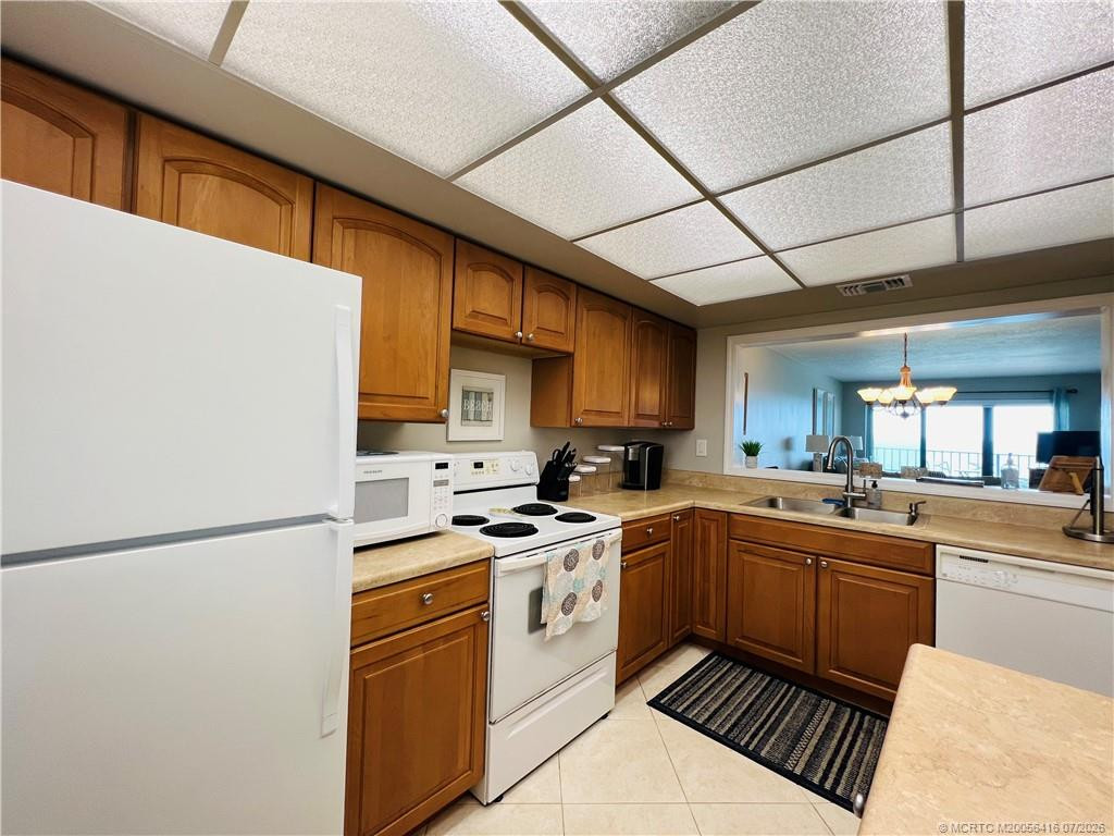 9400 S Ocean Drive 1003 B Property Photo 7