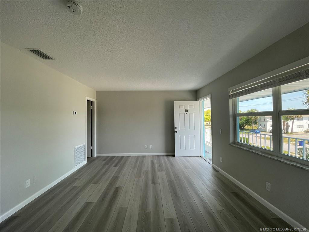 661 Hernando Street 10 Property Photo 2